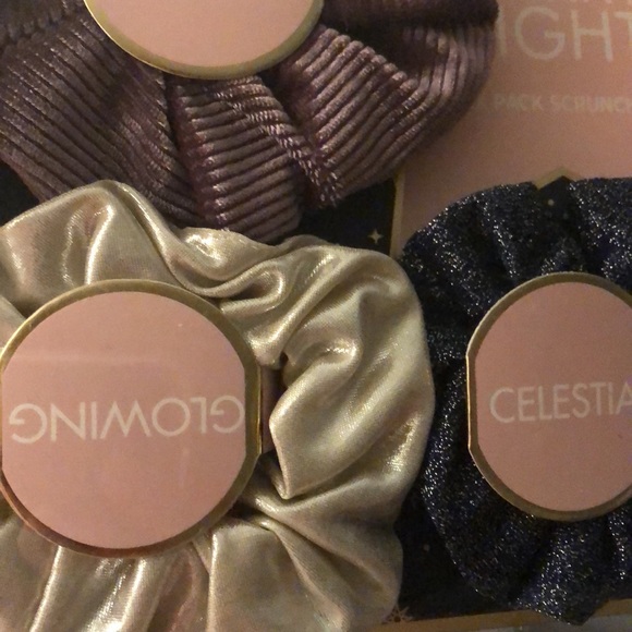 Sophi Starry Night 8-Piece Scrunchie Set - Picture 4 of 6